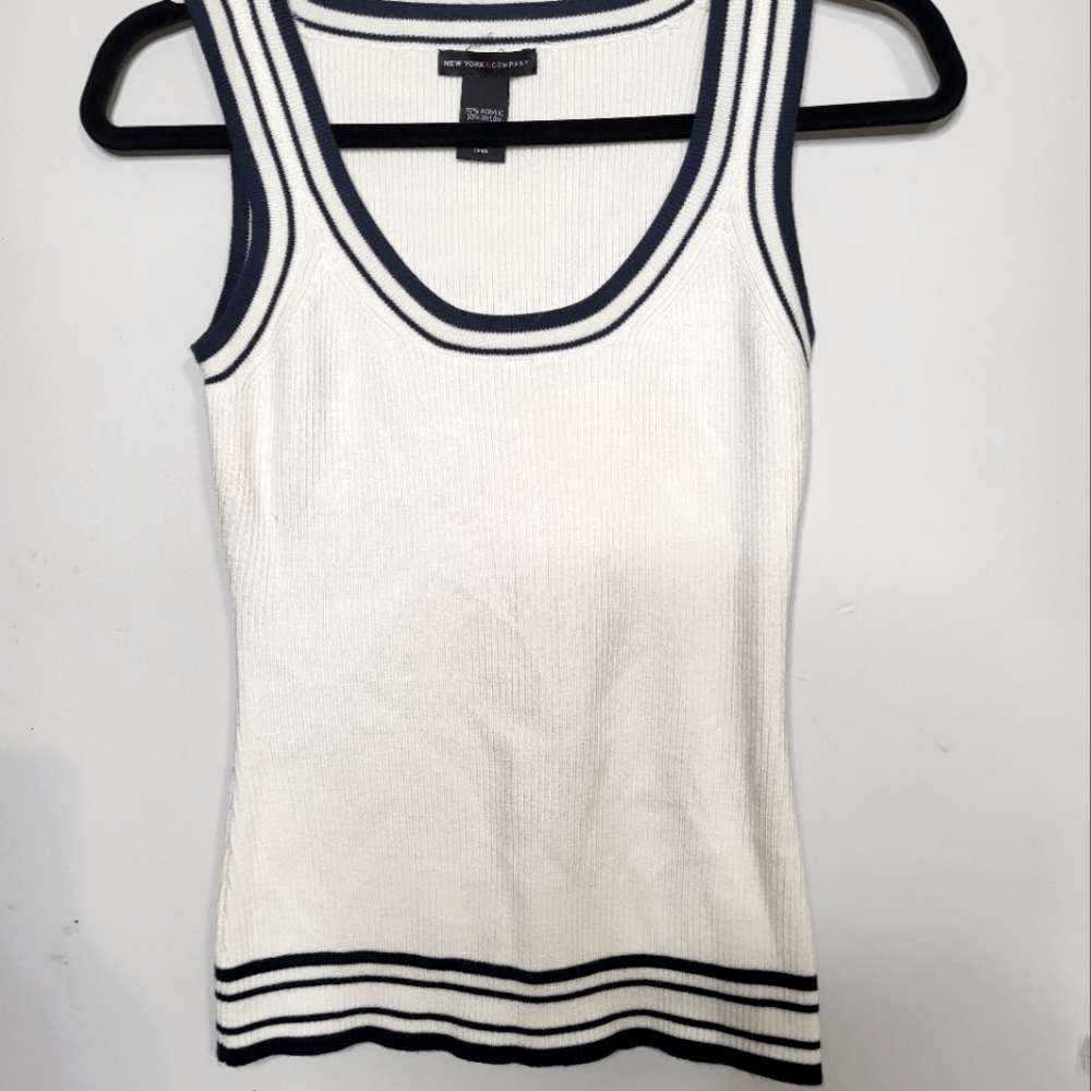New York and company classic black and white soft tank shirt